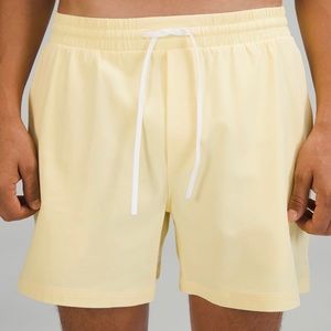 NWT Men’s Lululemon 5 inch Pool Short 5” in Caprese Yellow size L Large